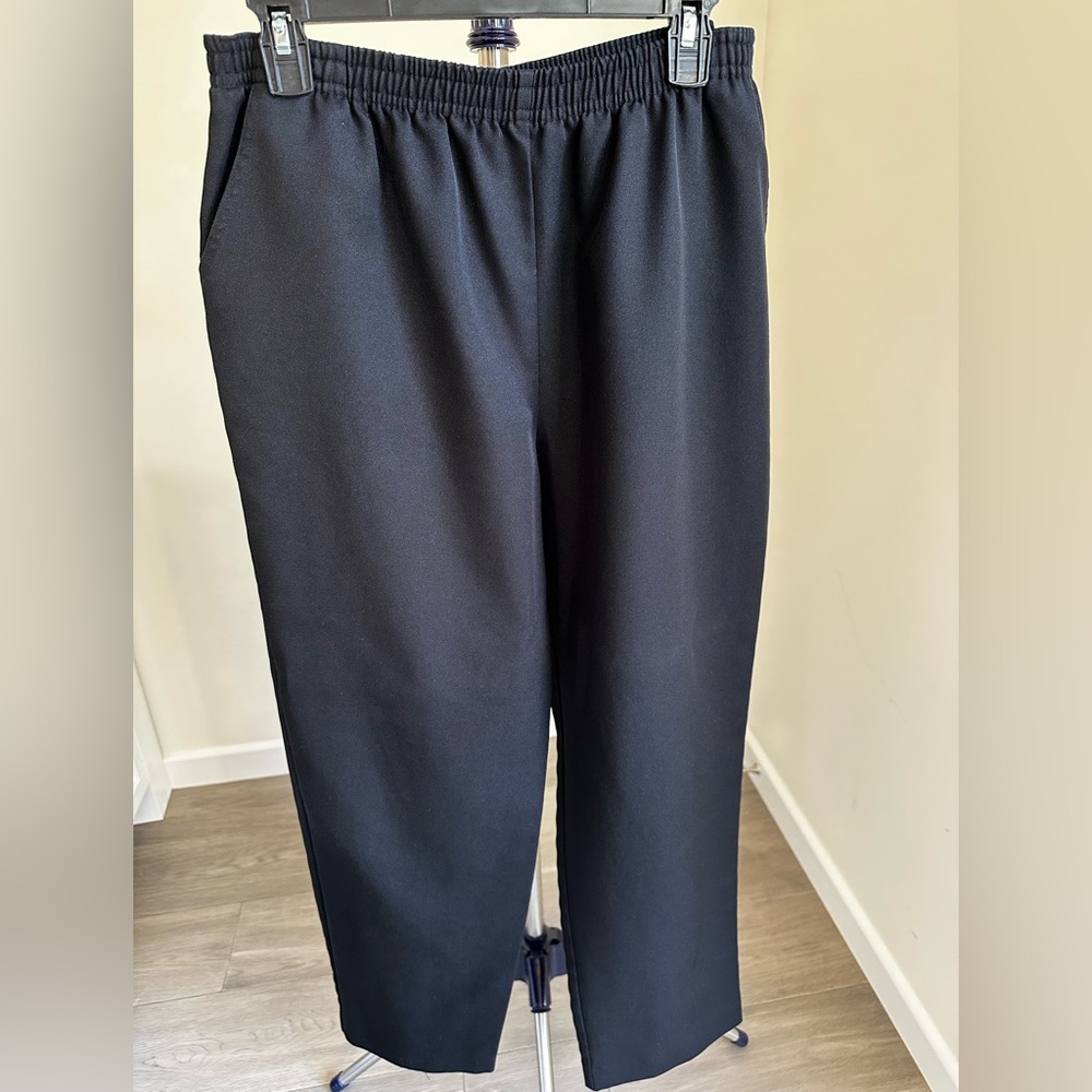 Croft & Barrow Women's Black Ankle Pants